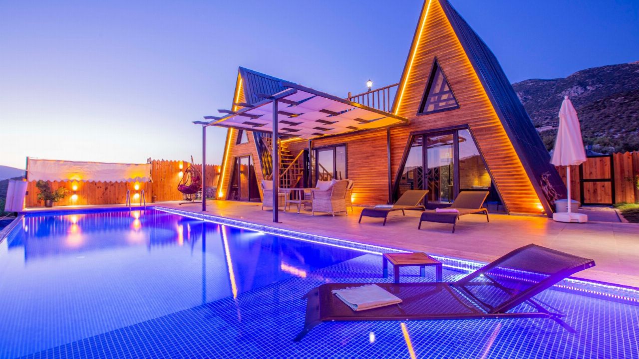 Bungalov Evi Havuz Yapımı